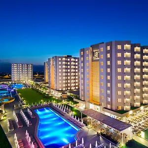 Grand Park Lara מלון