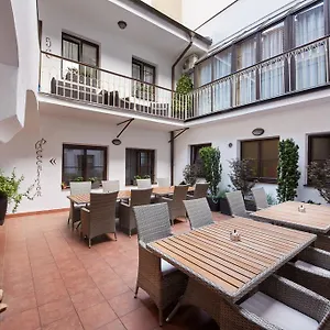 Old House Bed & Breakfast Prague